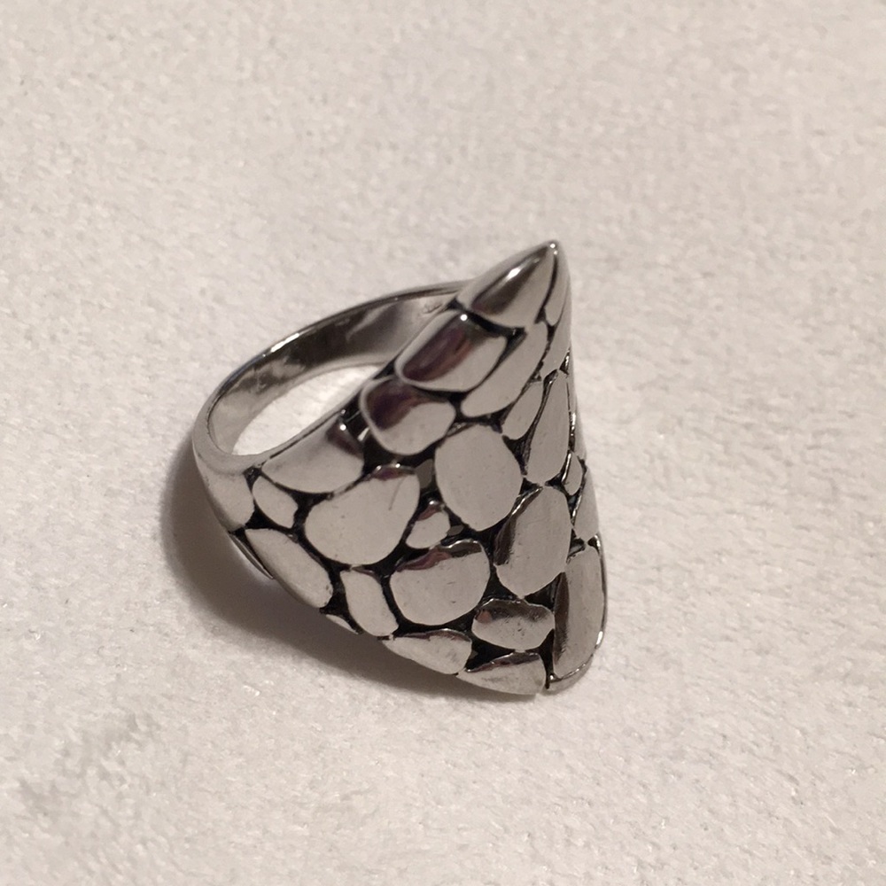 Silver River Stone Motif Ring - Size 7.5